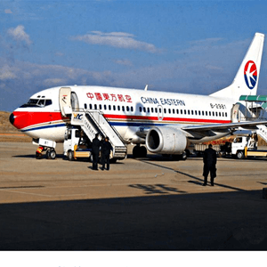 萧山机场空运航空快运业稳步发展的原因是什么？
